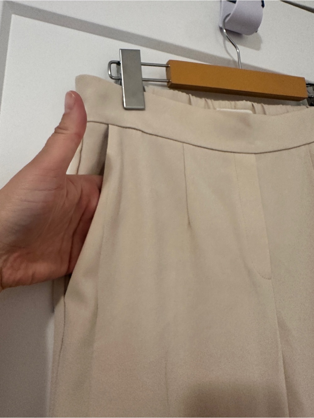 Babaton Aritzia Beige Conan Pant Trousers Size 6 Women’s - Picture 4 of 11